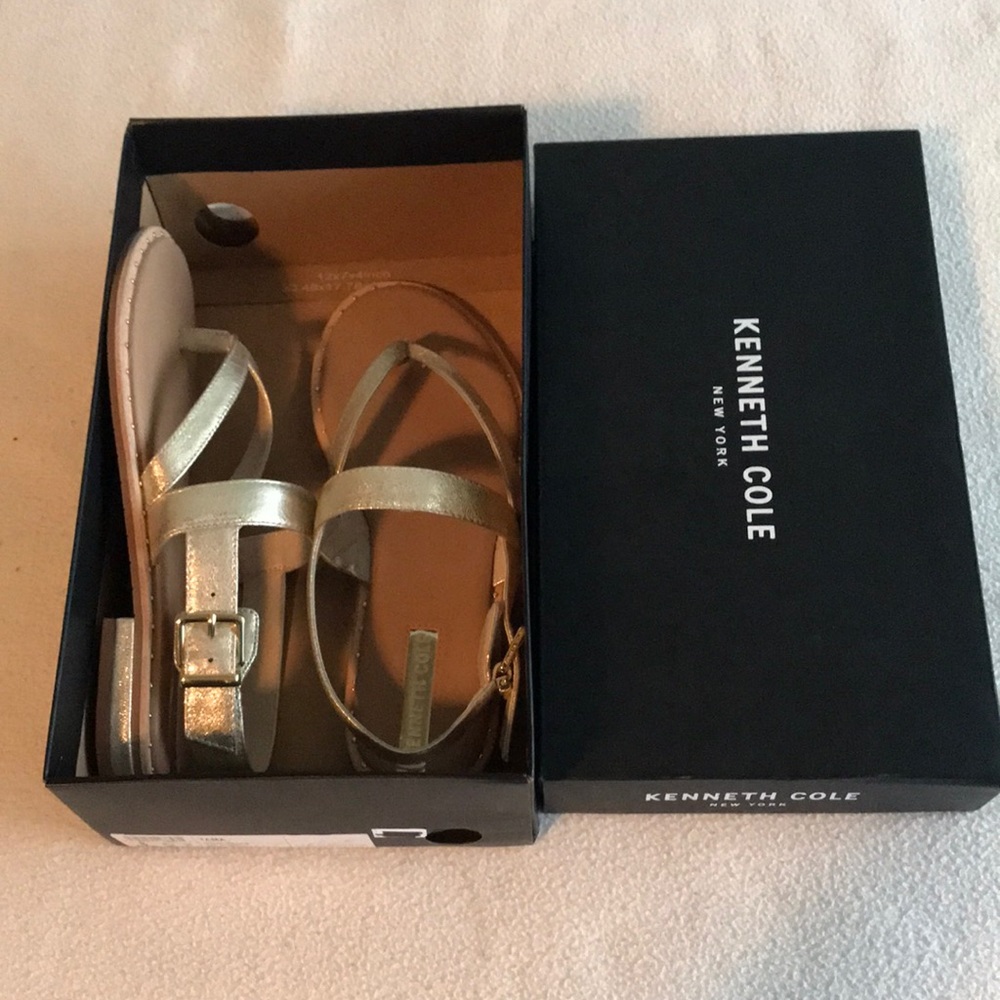 Kenneth Cole- New in box- sandal- size 8